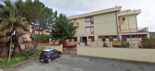 Era odontotecnico, ma faceva il dentista: denunciato dai carabinieri